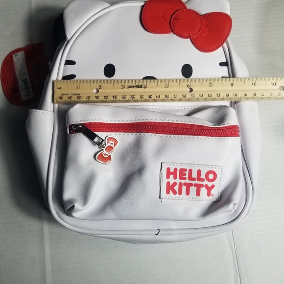 NWT HELLO KITTY WHITE WITH RED PURSE BACKPACK - Picture 5 of 16